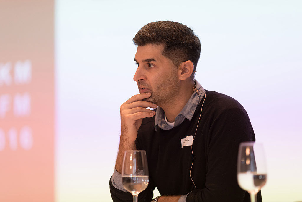 Kijan Espahangizi vom Zentrum "Geschichte des Wissens" an der ETH Zürich hält sein Referat